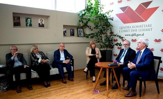 Paraqitja e botimeve të Akademisë në aktivitetin “Tetori i librit” në Tiranë